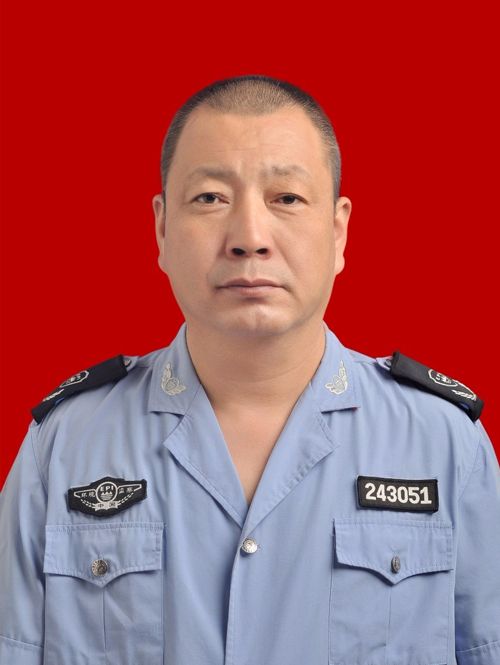 武建明(山西省晉中市生態環境局祁縣分局黨組成員、綜合行政執法隊副隊長) 武建明(山西省晉中市生態環境局祁縣分局黨組成員、綜合行政執法隊副隊長)