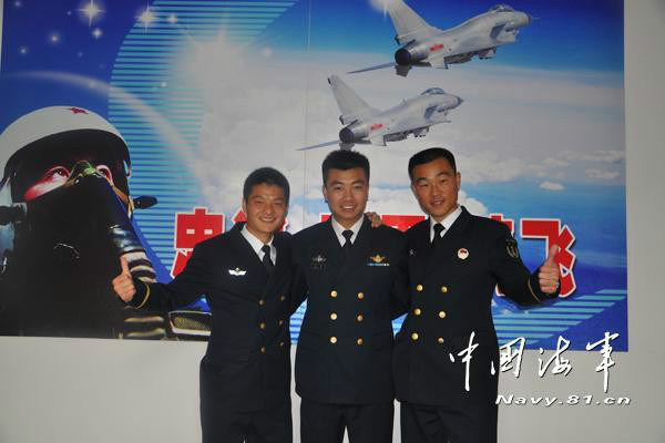 姜濤(海軍航空兵學院某飛行訓練基地飛行教員)