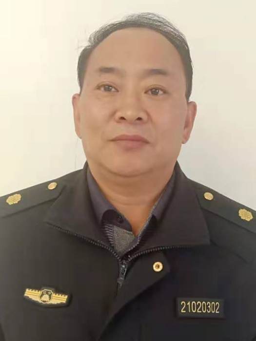 王守山(遼寧省大連市中山區城區建設中心黨組成員、副主任) 王守山(遼寧省大連市中山區城區建設中心黨組成員、副主任)