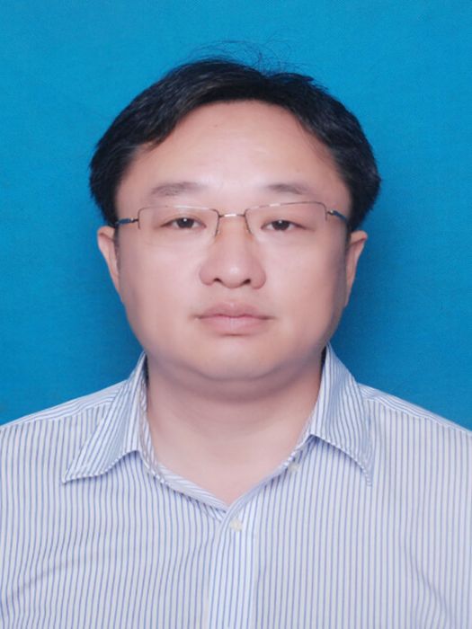 白曉(長沙銀行黨委委員、監事長、職工監事) 白曉(長沙銀行黨委委員、監事長、職工監事)