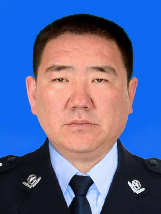 額爾敦圖(內蒙古自治區呼倫貝爾市莫力達瓦達斡爾族自治旗政府副旗長,公安局黨委書記、局長、一級警長) 額爾敦圖(內蒙古自治區呼倫貝爾市莫力達瓦達斡爾族自治旗政府副旗長,公安局黨委書記、局長、一級警長)