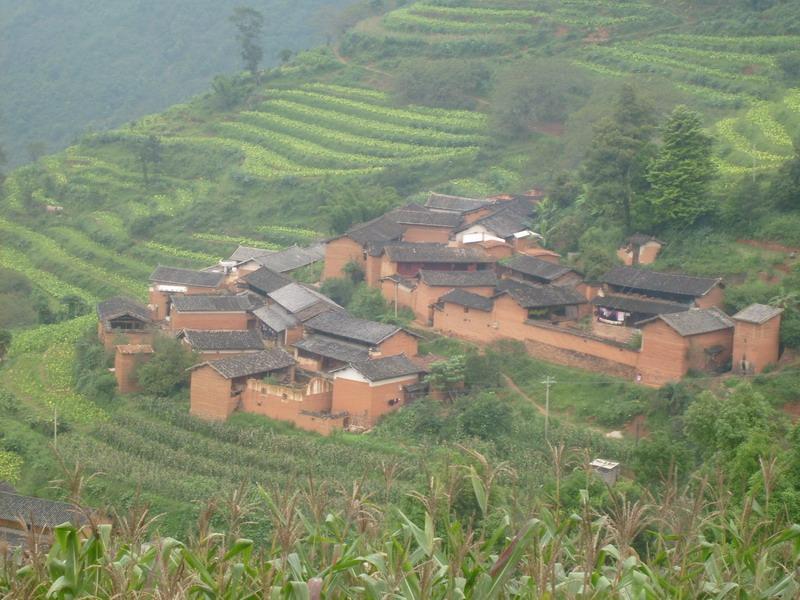 伙頭地村(雲南楚雄州八角鎮下轄村) 伙頭地村(雲南楚雄州八角鎮下轄村)