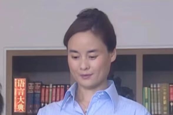 許真(偶像愛情劇《屋頂上的綠寶石》中的角色) 許真(偶像愛情劇《屋頂上的綠寶石》中的角色)