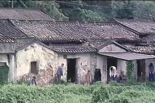黃山村(電影《山村老屍》中的虛擬地名) 黃山村(電影《山村老屍》中的虛擬地名)