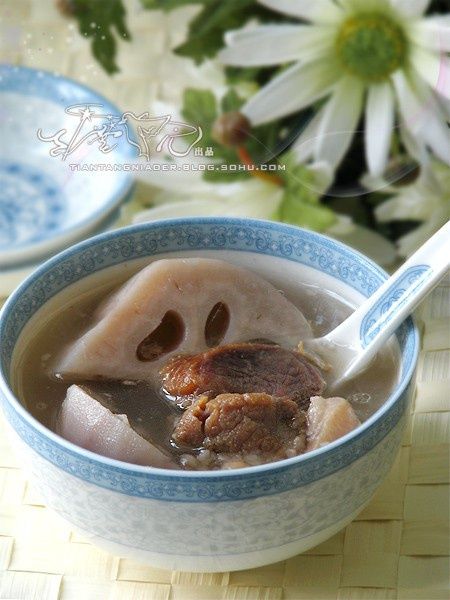 臘蹄膀蓮藕煲 臘蹄膀蓮藕煲