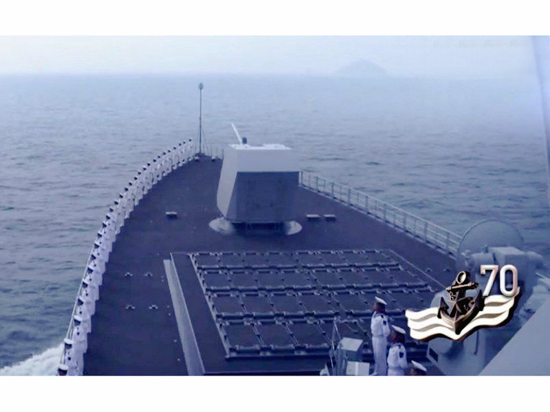 101南昌號驅逐艦前甲板飛彈垂直發射系統
