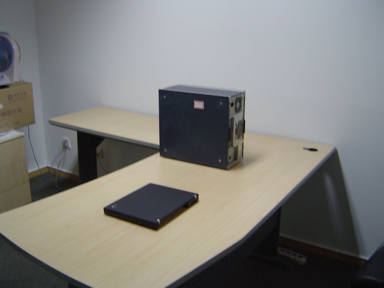 第一張辦公桌（攝於2007年10月17日晚）