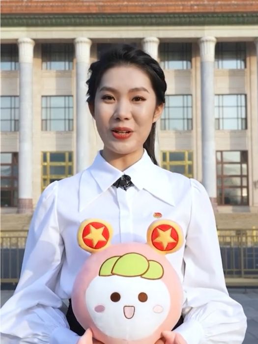 鞠靜(中共黨員,大連海事大學博士研究生) 鞠靜(中共黨員,大連海事大學博士研究生)