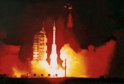 1992年——長征二號火箭發射澳星成功