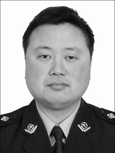 華小平(安康市嵐皋縣公安局黨委原委員、交通管理大隊原大隊長)