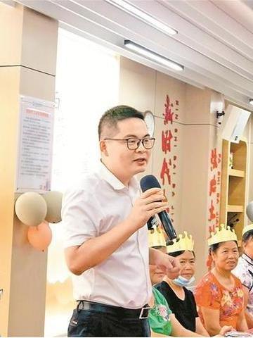 王振(深圳市坪山區馬巒街道坪環社區黨委書記) 王振(深圳市坪山區馬巒街道坪環社區黨委書記)