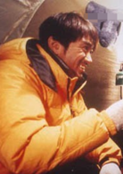 雪茫危機(日本2000年若松節朗執導電影)