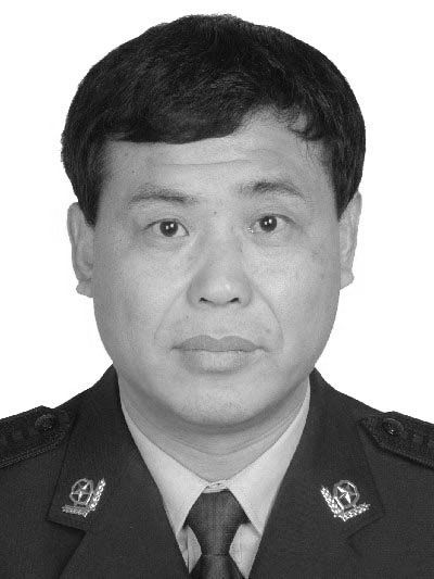 李景春(周口市公安局治安和出入境管理支隊民警) 李景春(周口市公安局治安和出入境管理支隊民警)