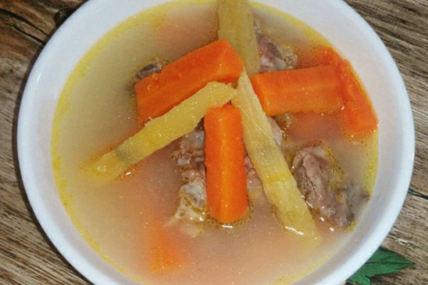 竹蔗胡蘿蔔豬骨湯