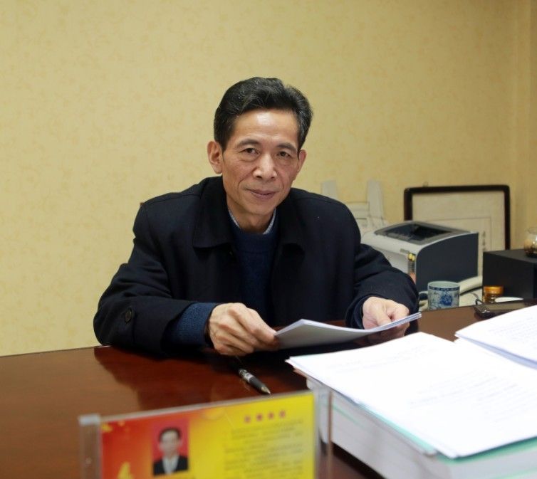 李元啟(湖北省食品藥品監督管理局副巡視員)
