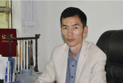 邱林林 邱林林