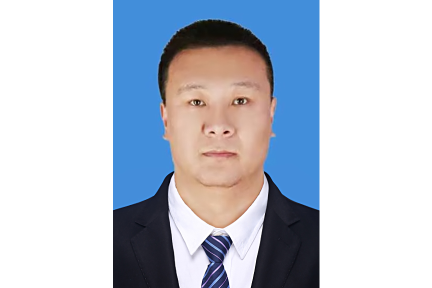 吳奇峰(呼倫貝爾市鄂溫克族自治旗飛鷹救援隊隊長) 吳奇峰(呼倫貝爾市鄂溫克族自治旗飛鷹救援隊隊長)