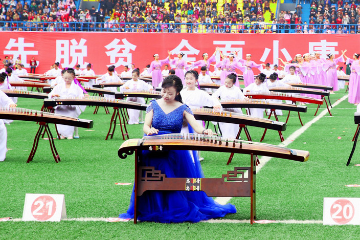 張向玲(蘭考民間藝人團隊的領隊) 張向玲(蘭考民間藝人團隊的領隊)