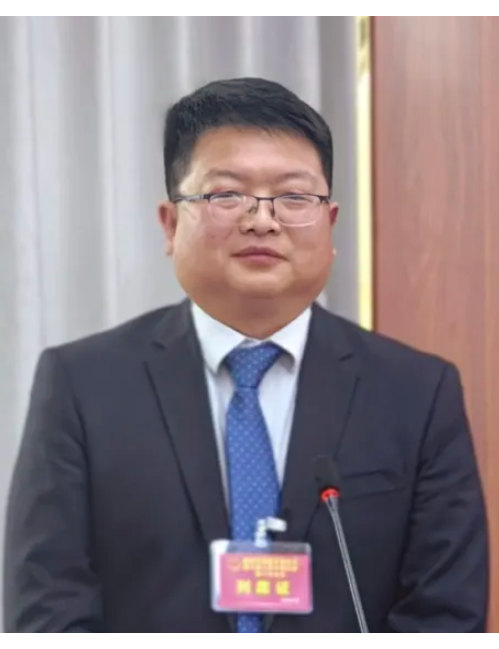李向前(江西省贛州市南康區朱坊鎮黨委委員、副鎮長) 李向前(江西省贛州市南康區朱坊鎮黨委委員、副鎮長)