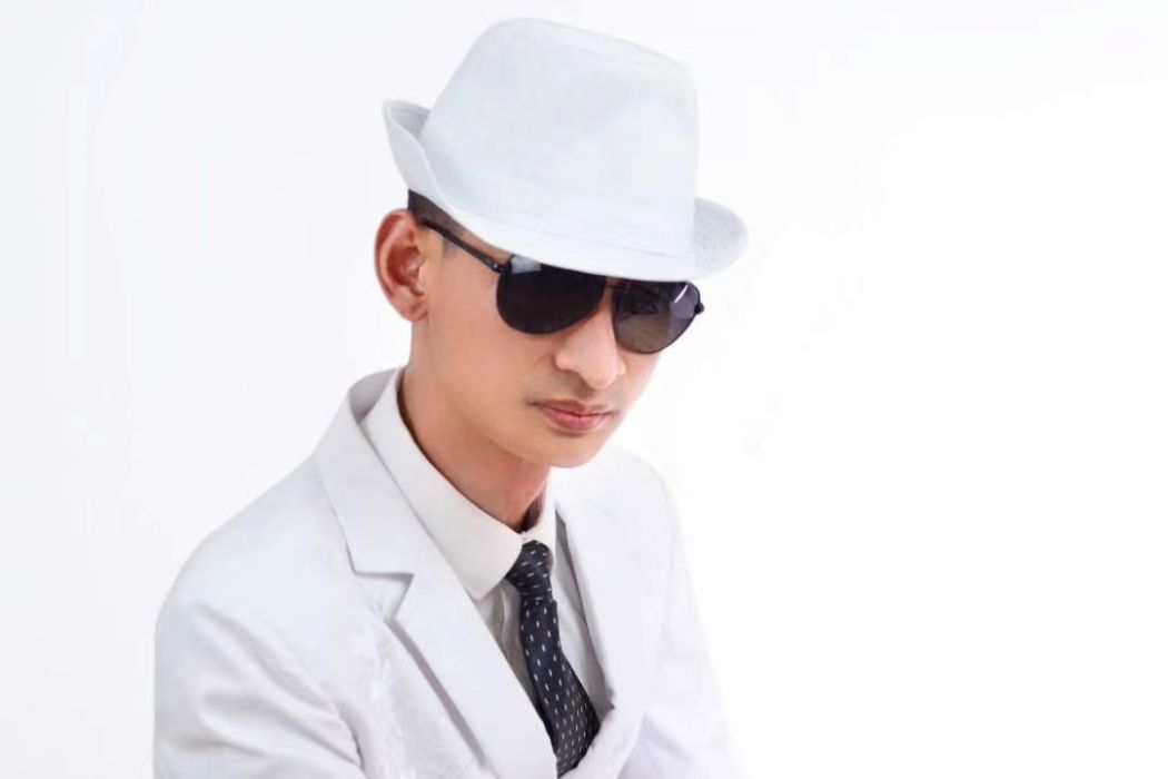 張德華(中國內地男歌手) 張德華(中國內地男歌手)