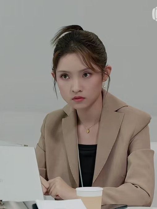 楊慧婷(短劇《她的軌跡》中的角色) 楊慧婷(短劇《她的軌跡》中的角色)