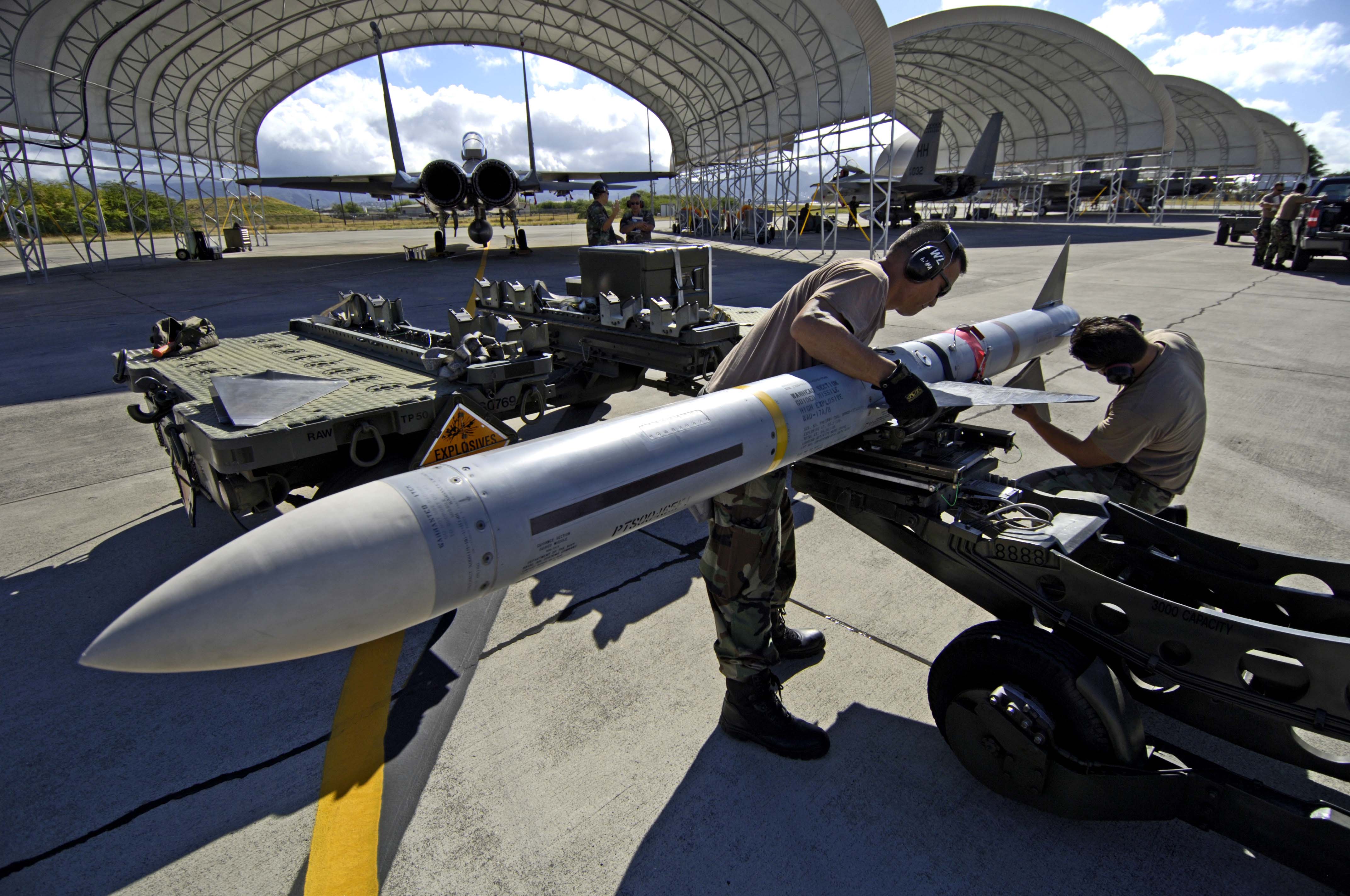 AIM-7飛彈地面維護