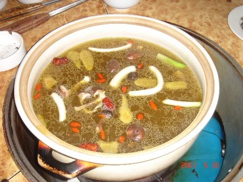 菌王湯鍋