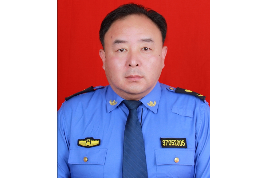 張春華(山東省東營市河口區綜合行政執法局黨組成員、副局) 張春華(山東省東營市河口區綜合行政執法局黨組成員、副局)