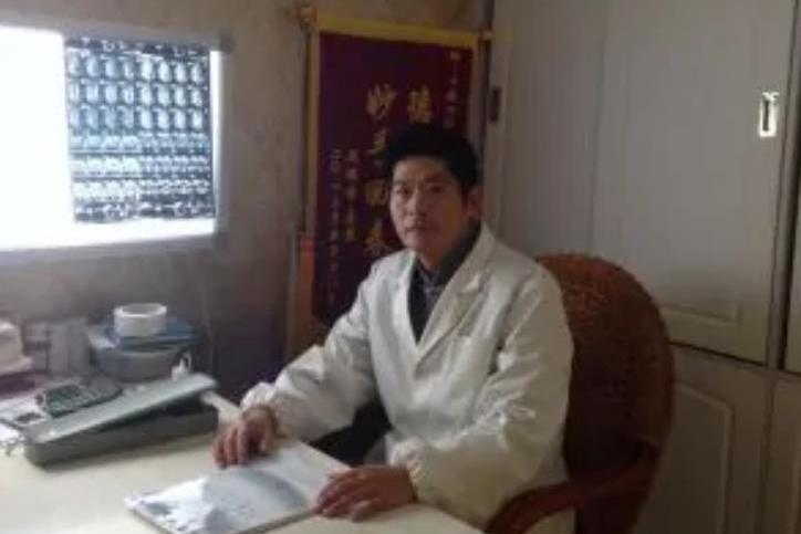 房玉中 房玉中
