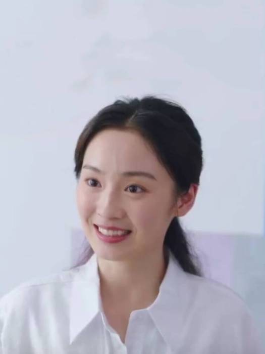 陳小紅(當代青春劇《加油吧少年》中的角色) 陳小紅(當代青春劇《加油吧少年》中的角色)