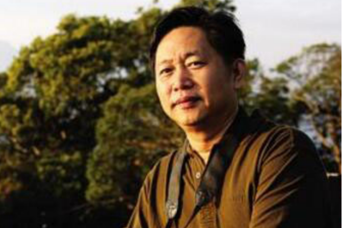 李曉白(中國畫家,廣州市美術家協會原副主席) 李曉白(中國畫家,廣州市美術家協會原副主席)