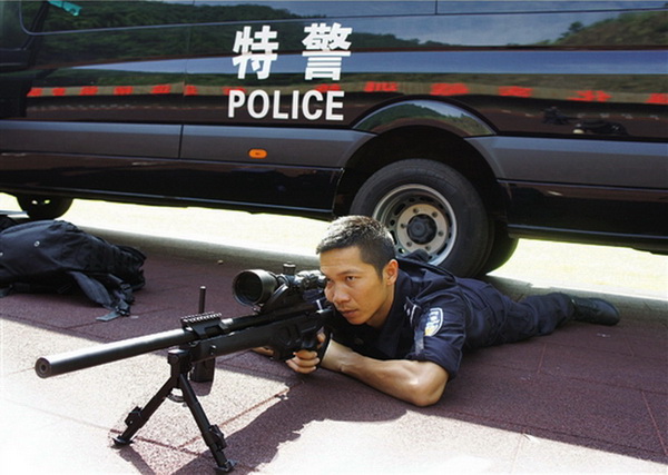 深圳特警裝備的高精度狙擊步槍