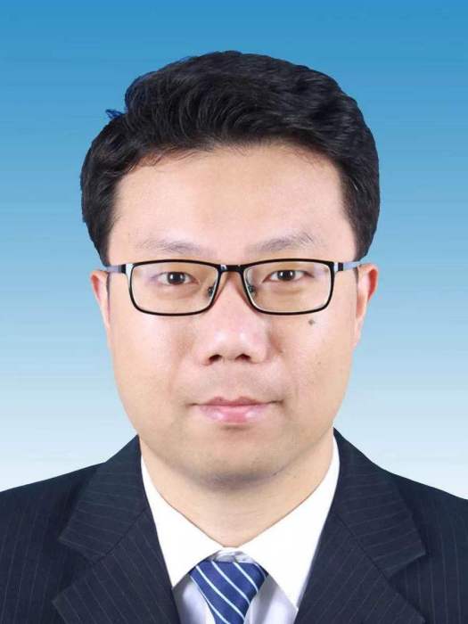 何征宇(浙江省嘉興市海鹽縣服務業發展中心副主任) 何征宇(浙江省嘉興市海鹽縣服務業發展中心副主任)