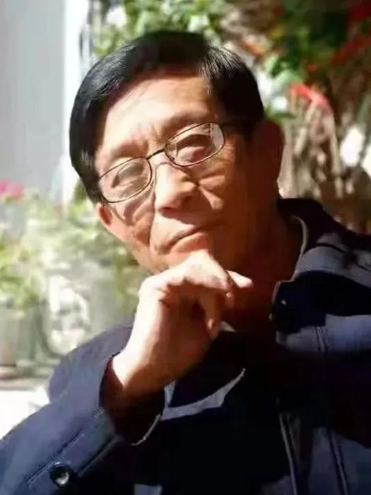 李玉良(中國著作權協會會員、遼寧省撫順市音樂家協會原副主席) 李玉良(中國著作權協會會員、遼寧省撫順市音樂家協會原副主席)