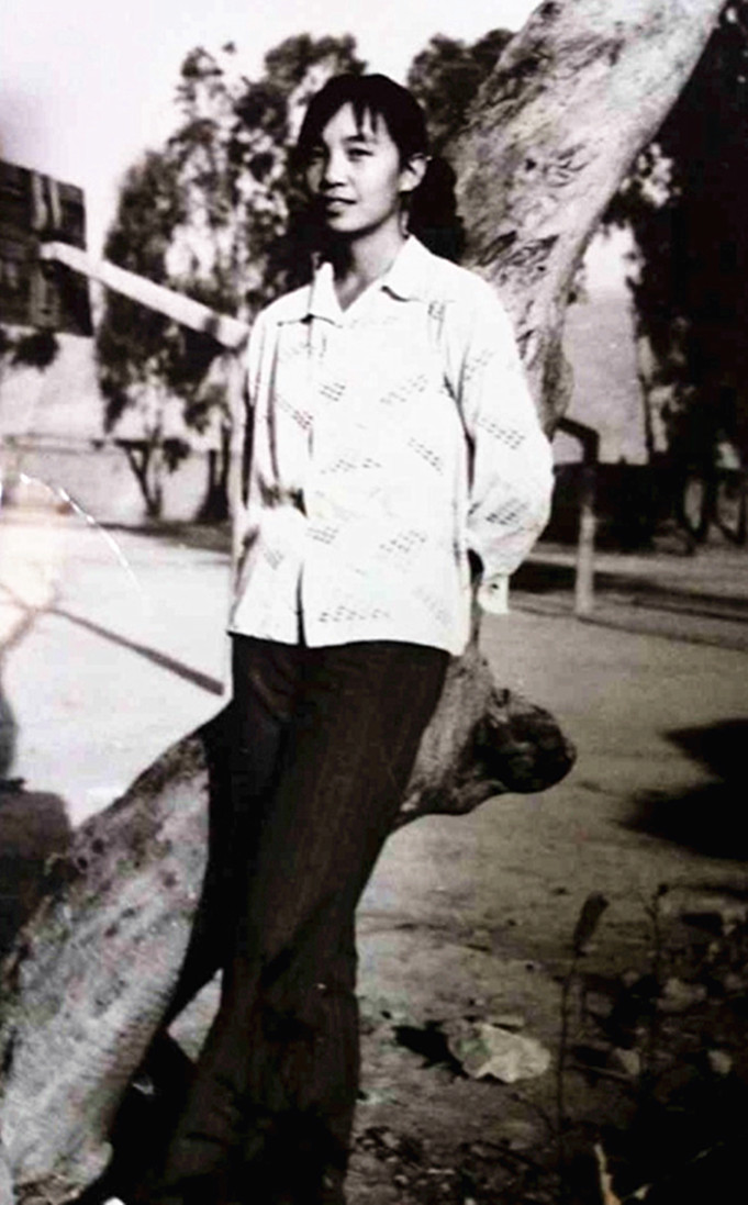 少女蔣海燕（1976年攝於故鄉騰衝）。