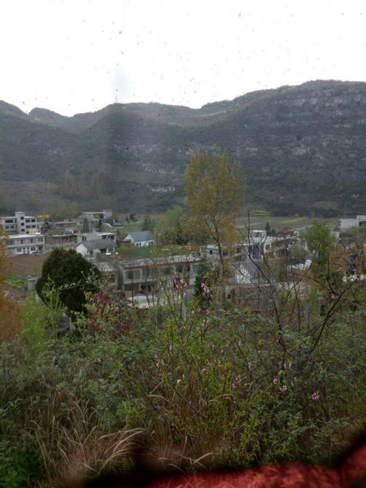 平壩村(雲南省玉溪通海縣裡山彝族鄉下轄村) 平壩村(雲南省玉溪通海縣裡山彝族鄉下轄村)