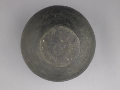 龍山文化黑陶雙系罐底部