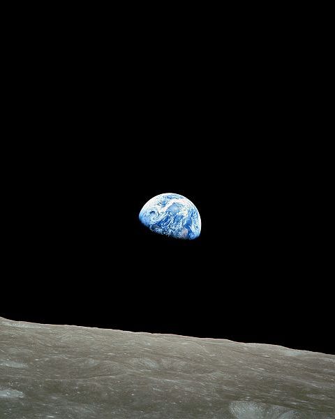 1968年12月24日阿波羅8號太空人拍攝的照片