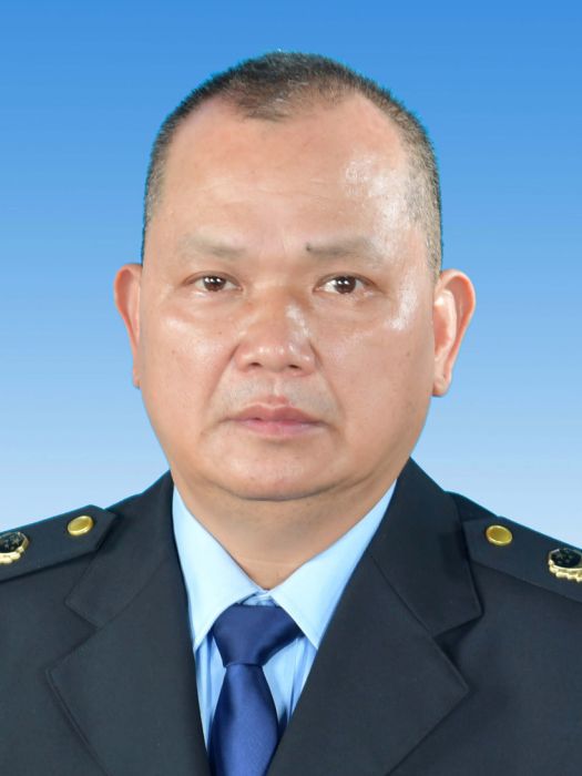 周栩(浦北縣市場監督管理局黨組成員、副局長) 周栩(浦北縣市場監督管理局黨組成員、副局長)
