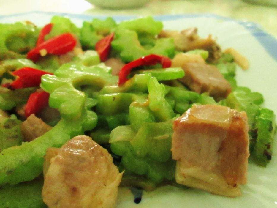 苦瓜炒肉丁 苦瓜炒肉丁