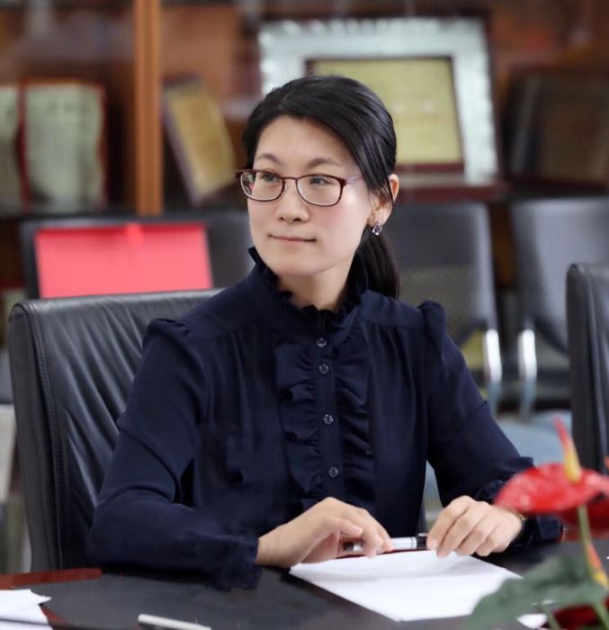 岳穎(北京師範大學外國語言文學學院副教授) 岳穎(北京師範大學外國語言文學學院副教授)