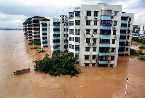 季風帶來的洪水讓廣西柳州化身澤國