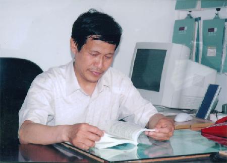 劉春根(南京大學教授)
