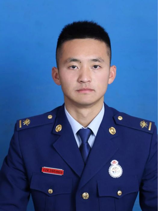 王遠(安徽省滁州市南譙區德盛路消防救援站特勤班班長) 王遠(安徽省滁州市南譙區德盛路消防救援站特勤班班長)