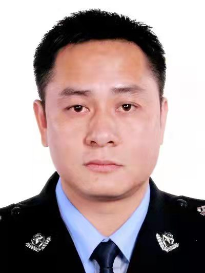 覃建恩(廣西壯族自治區柳州市融水縣人民政府黨組成員、副縣長、縣公安局黨委書記、局長) 覃建恩(廣西壯族自治區柳州市融水縣人民政府黨組成員、副縣長、縣公安局黨委書記、局長)