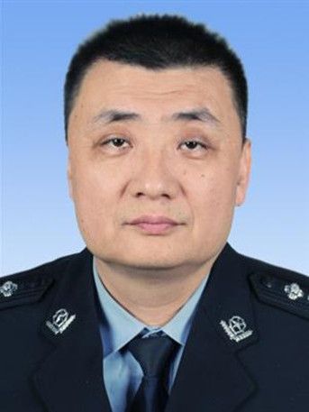 馬澤(天津市濱海新區公安局黨委委員、副局長、二級高級警長) 馬澤(天津市濱海新區公安局黨委委員、副局長、二級高級警長)