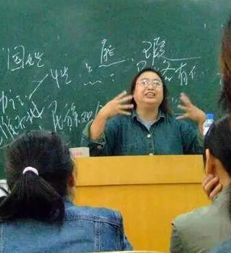 常萍(河南大學新聞與傳播學院副教授) 常萍(河南大學新聞與傳播學院副教授)