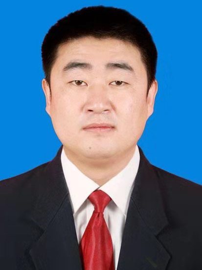 楊峰(杭錦旗旗委常委、杭錦經濟開發區黨工委書記) 楊峰(杭錦旗旗委常委、杭錦經濟開發區黨工委書記)