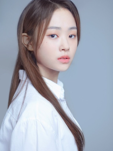 李西英 李西英