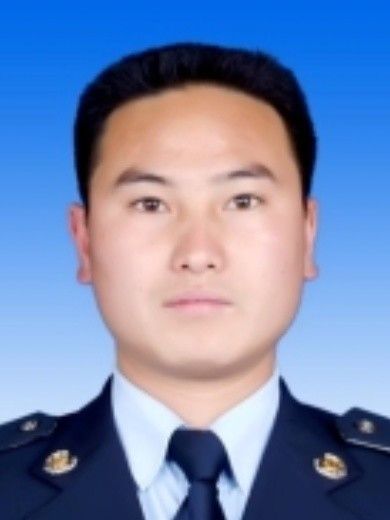 李自斌(保山市龍陵縣稅務局黨委委員、紀檢組組長、四級主辦) 李自斌(保山市龍陵縣稅務局黨委委員、紀檢組組長、四級主辦)